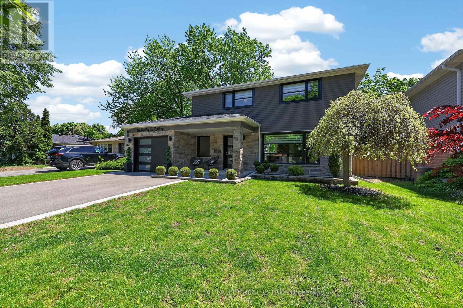 












185 BARTLEY BULL PARKWAY

,
Brampton,




Ontario
L6W2K1

