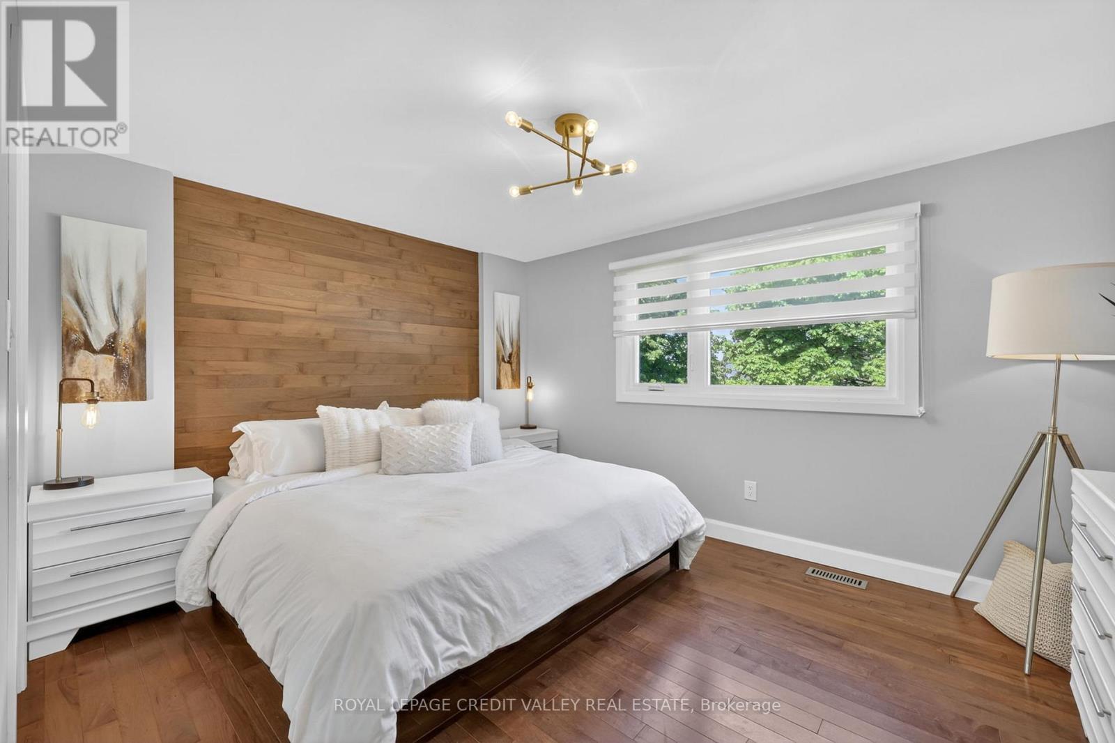 












185 BARTLEY BULL PARKWAY

,
Brampton,




Ontario
L6W2K1

