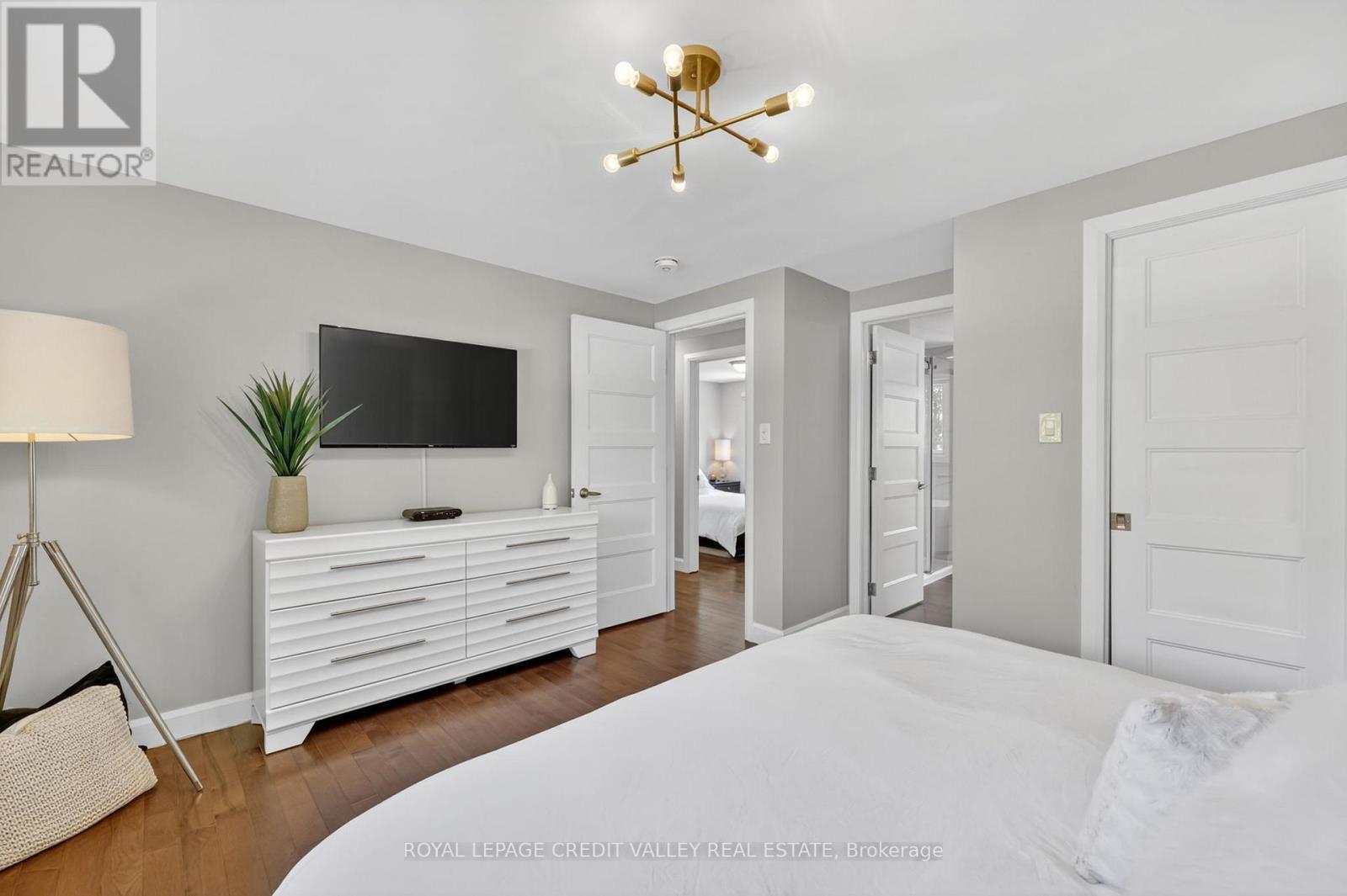 












185 BARTLEY BULL PARKWAY

,
Brampton,




Ontario
L6W2K1

