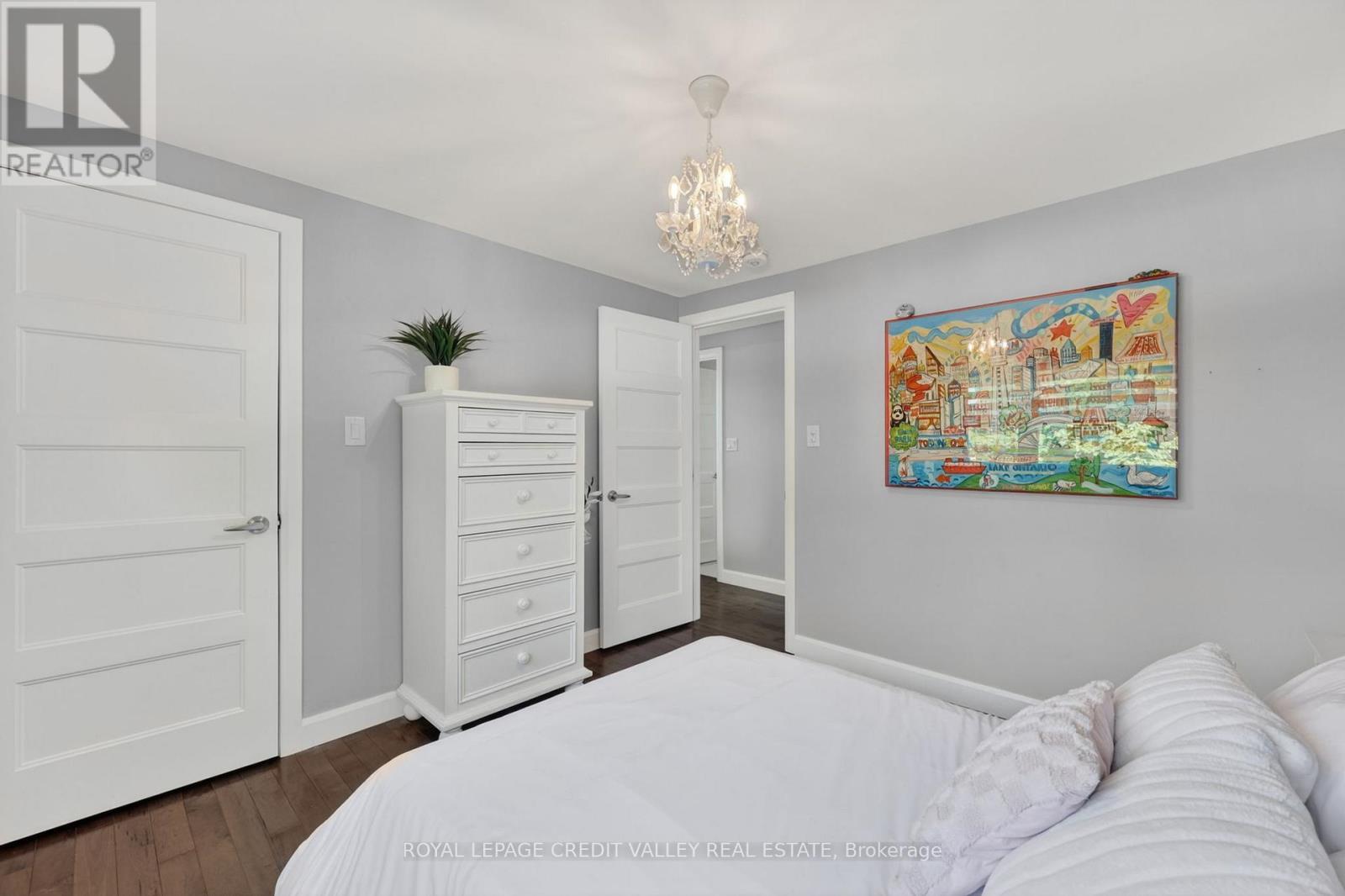 












185 BARTLEY BULL PARKWAY

,
Brampton,




Ontario
L6W2K1

