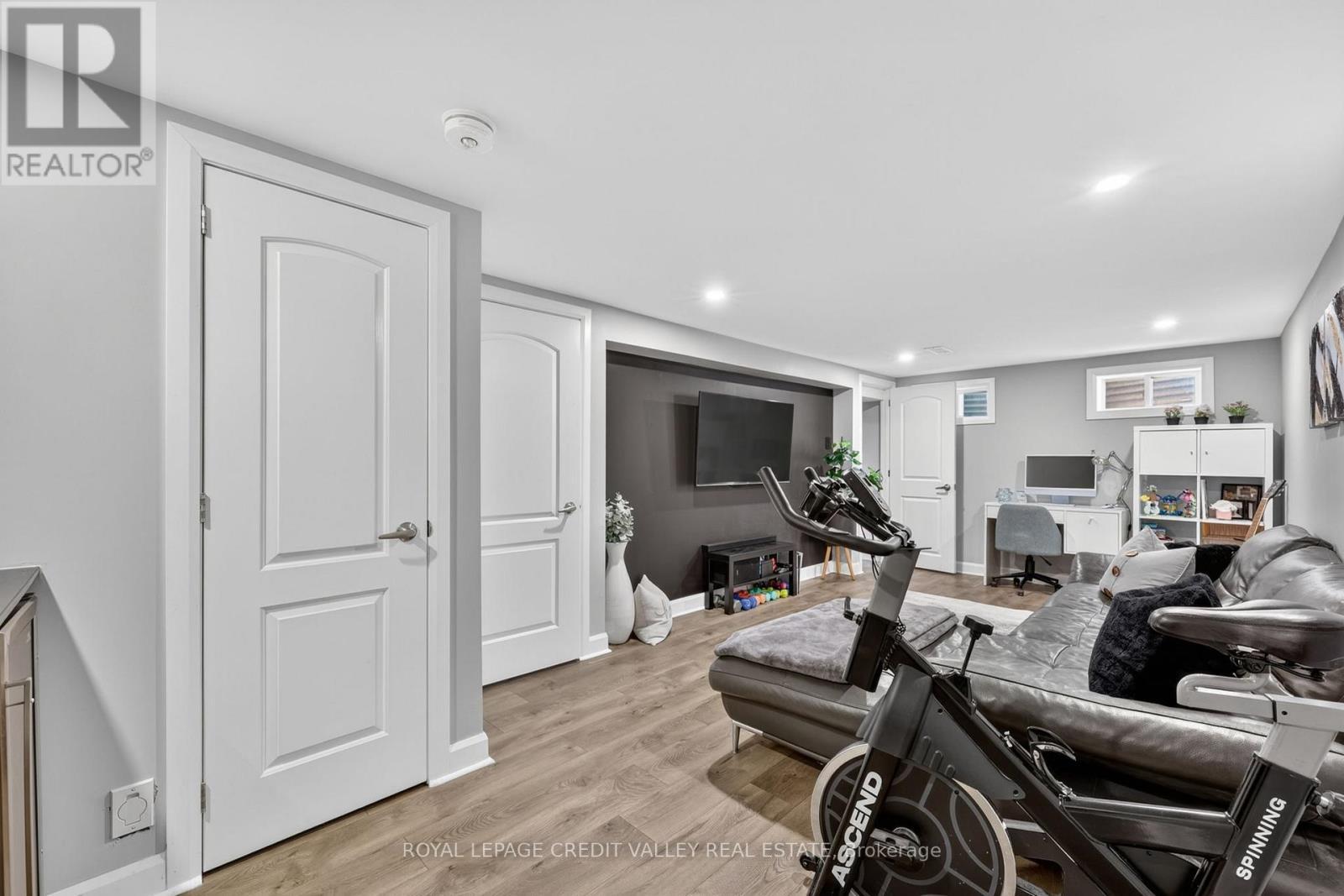 












185 BARTLEY BULL PARKWAY

,
Brampton,




Ontario
L6W2K1

