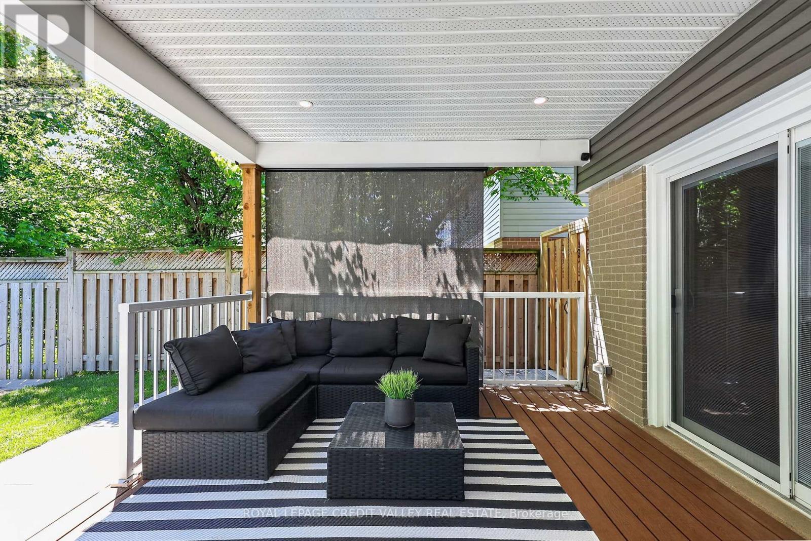 












185 BARTLEY BULL PARKWAY

,
Brampton,




Ontario
L6W2K1

