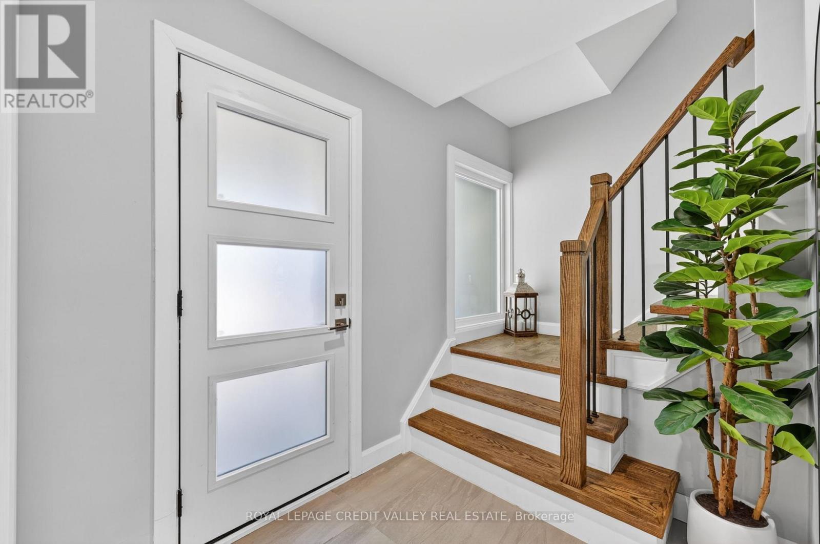 












185 BARTLEY BULL PARKWAY

,
Brampton,




Ontario
L6W2K1

