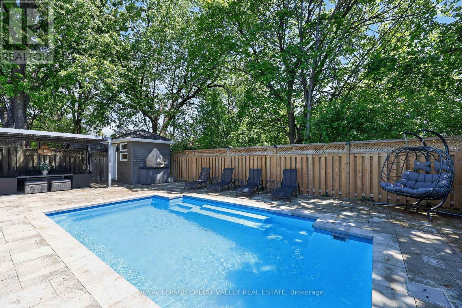 












185 BARTLEY BULL PARKWAY

,
Brampton,




Ontario
L6W2K1

