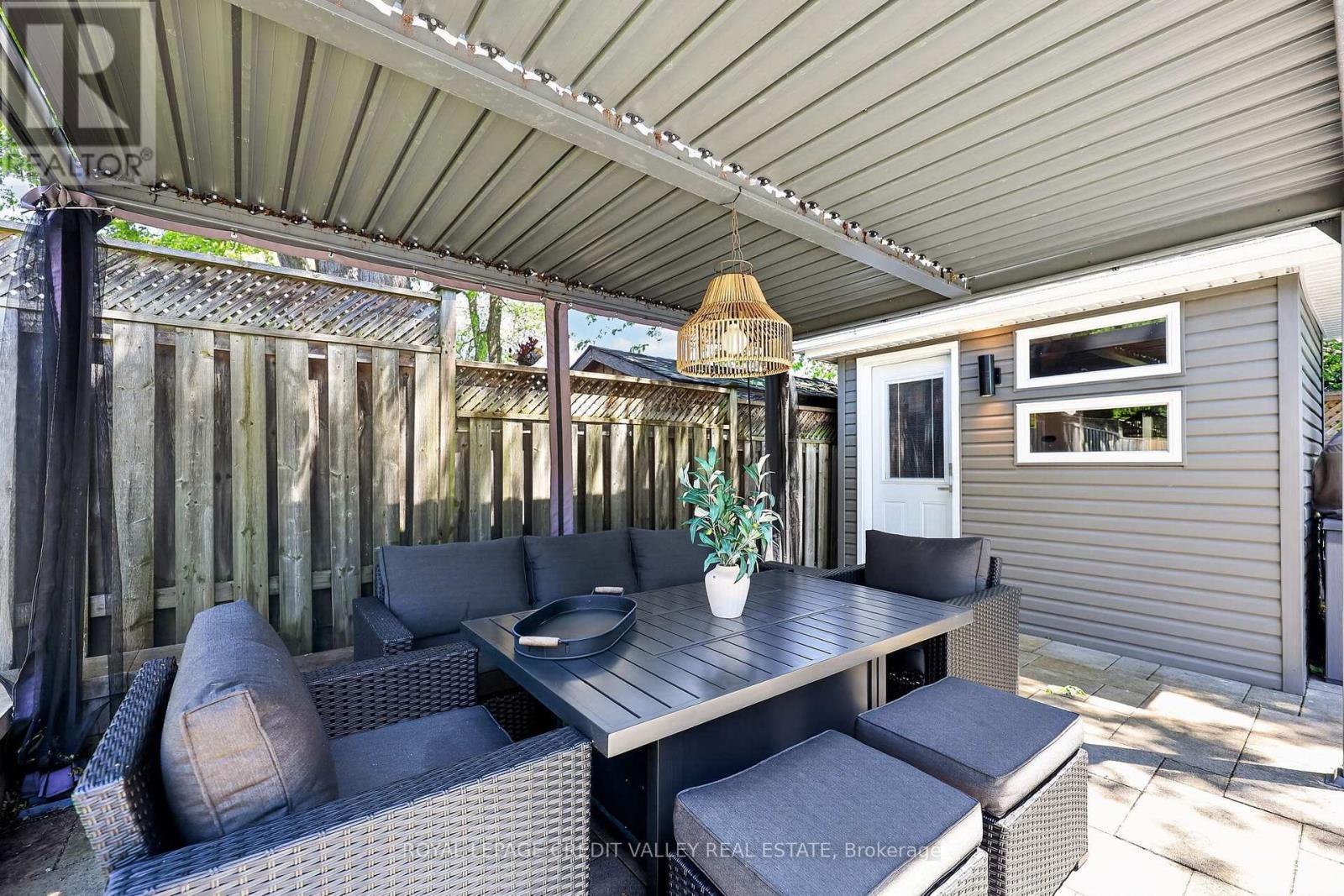 












185 BARTLEY BULL PARKWAY

,
Brampton,




Ontario
L6W2K1

