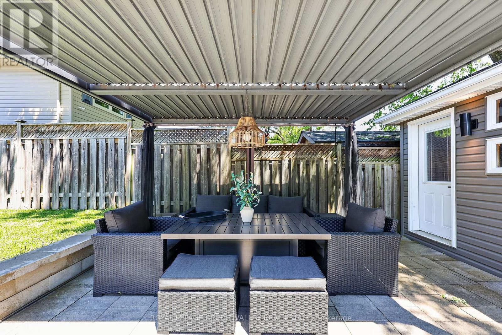 












185 BARTLEY BULL PARKWAY

,
Brampton,




Ontario
L6W2K1

