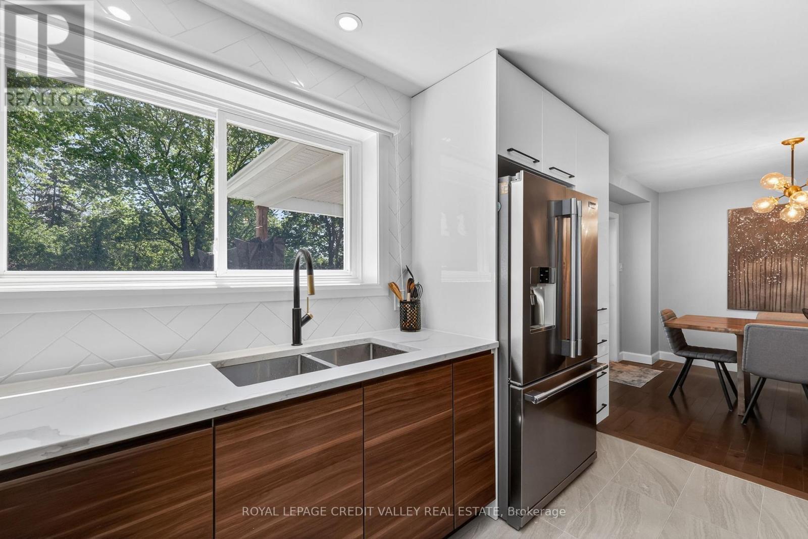 












185 BARTLEY BULL PARKWAY

,
Brampton,




Ontario
L6W2K1

