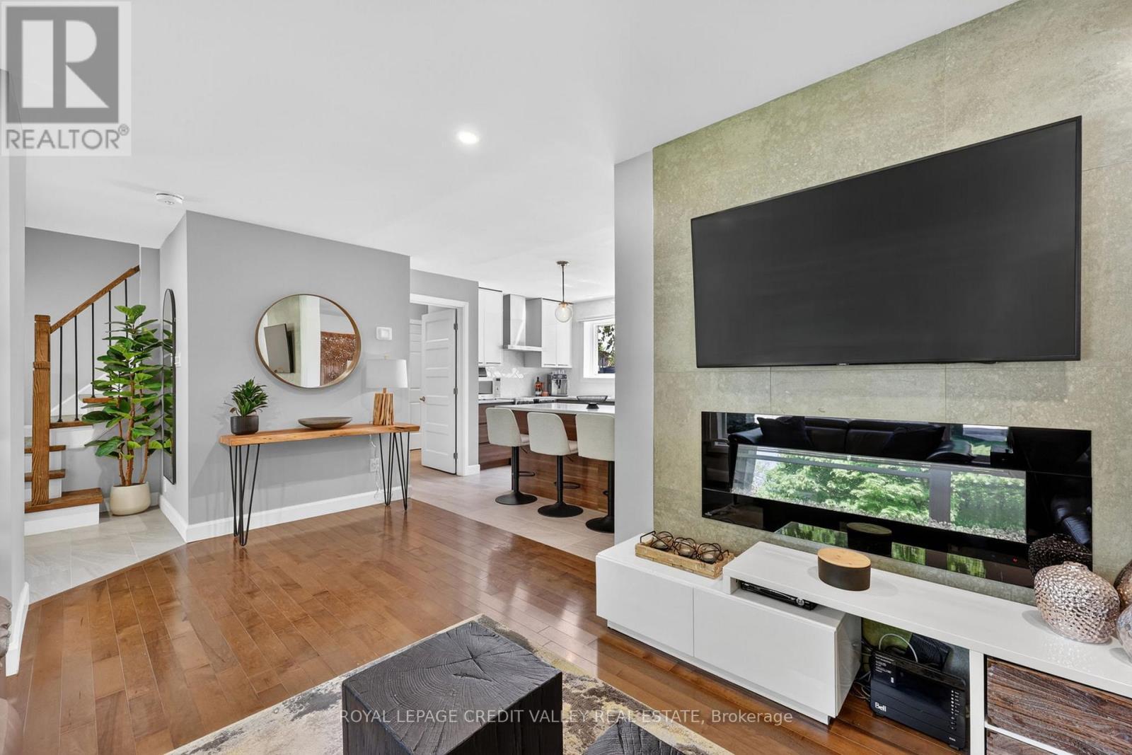












185 BARTLEY BULL PARKWAY

,
Brampton,




Ontario
L6W2K1

