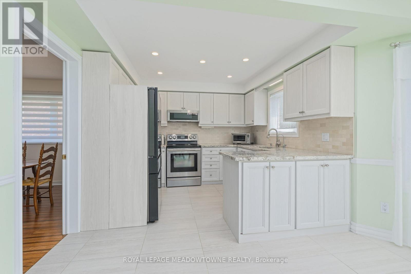 












7 EATON STREET

,
Halton Hills,




Ontario
L7G5J9

