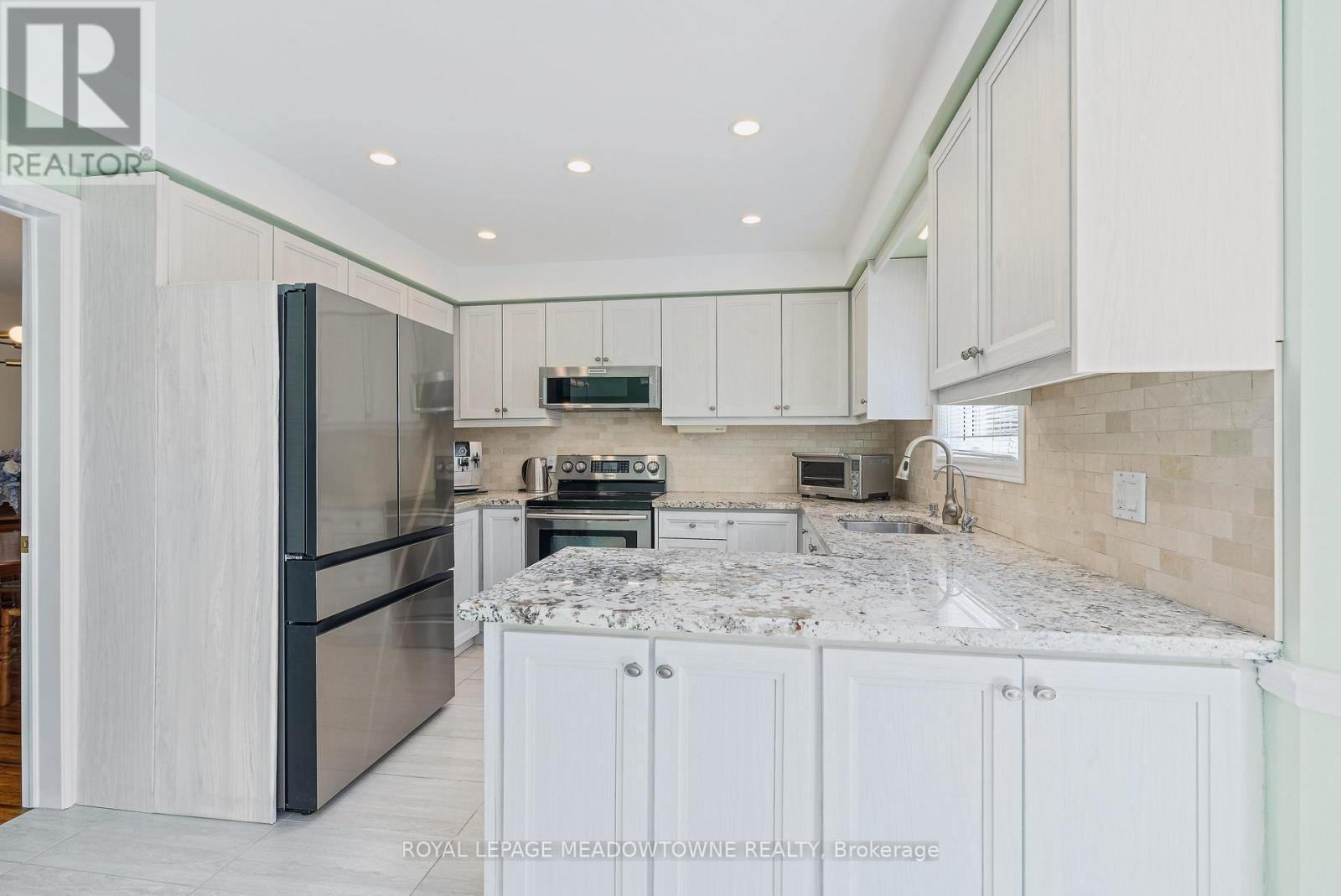 












7 EATON STREET

,
Halton Hills,




Ontario
L7G5J9

