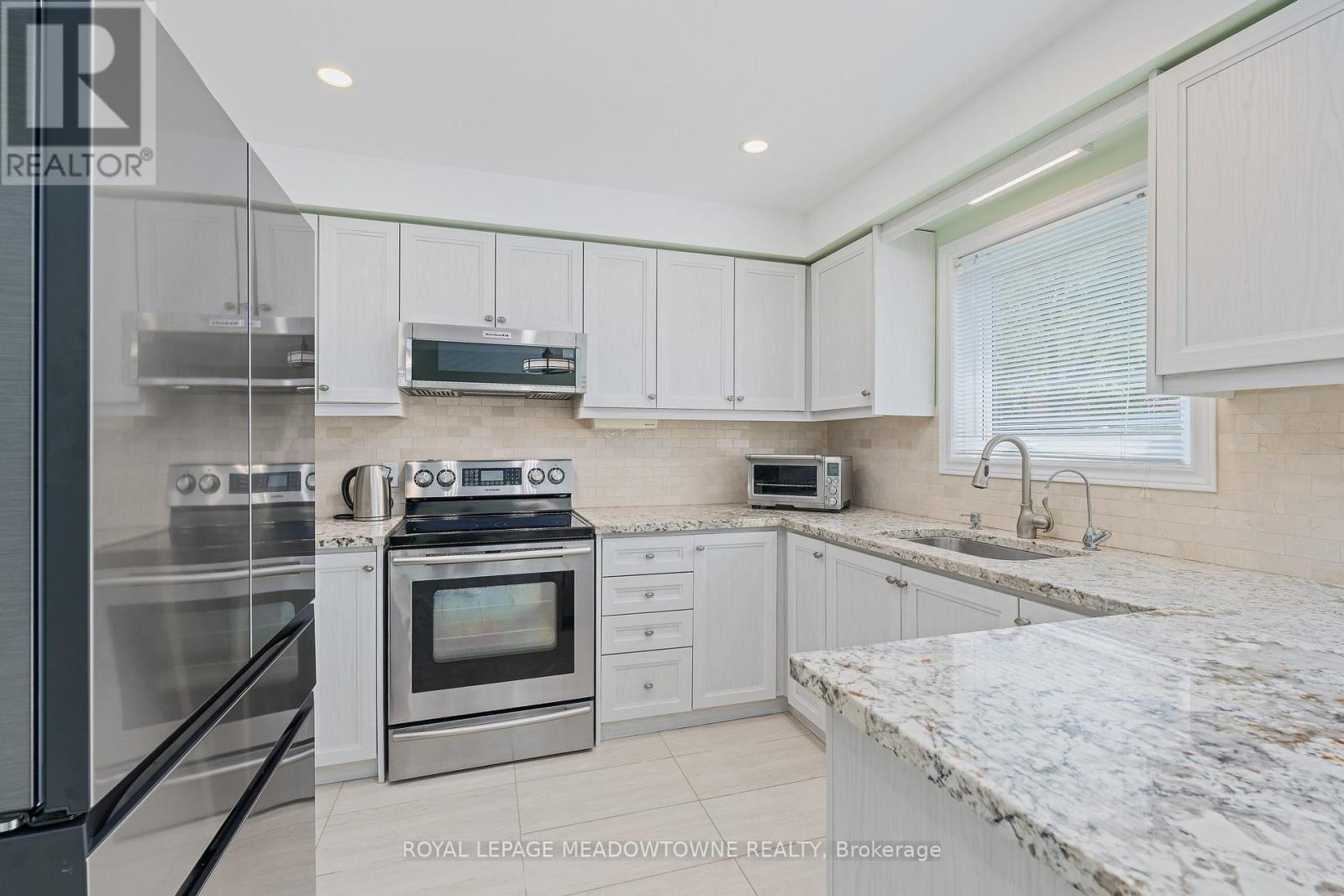 












7 EATON STREET

,
Halton Hills,




Ontario
L7G5J9

