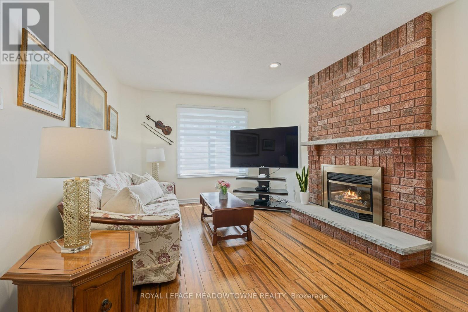 












7 EATON STREET

,
Halton Hills,




Ontario
L7G5J9


