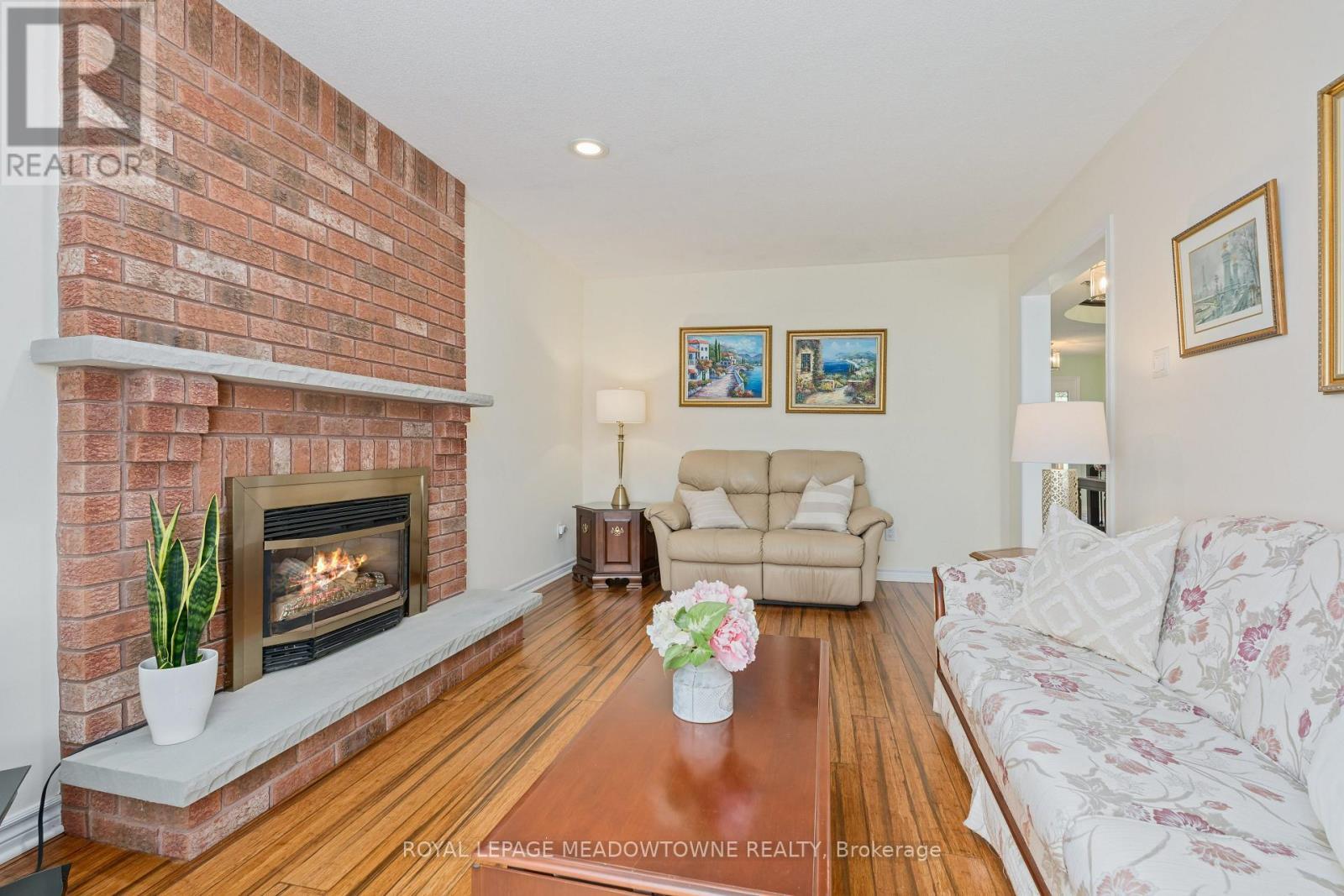 












7 EATON STREET

,
Halton Hills,




Ontario
L7G5J9

