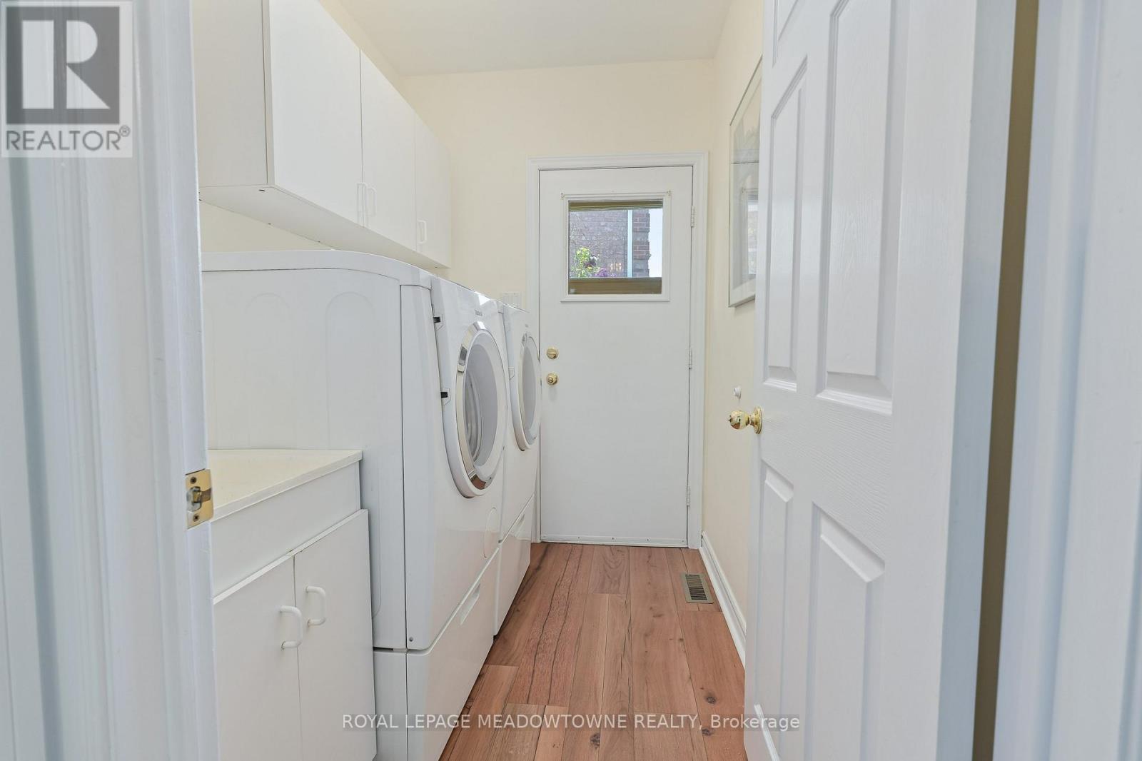 












7 EATON STREET

,
Halton Hills,




Ontario
L7G5J9

