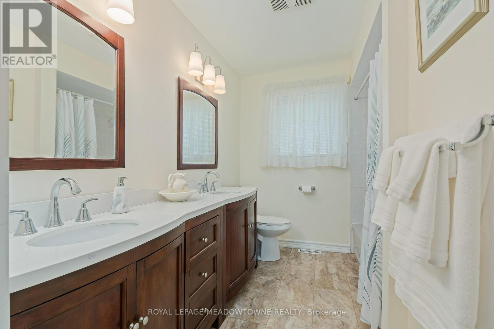 












7 EATON STREET

,
Halton Hills,




Ontario
L7G5J9

