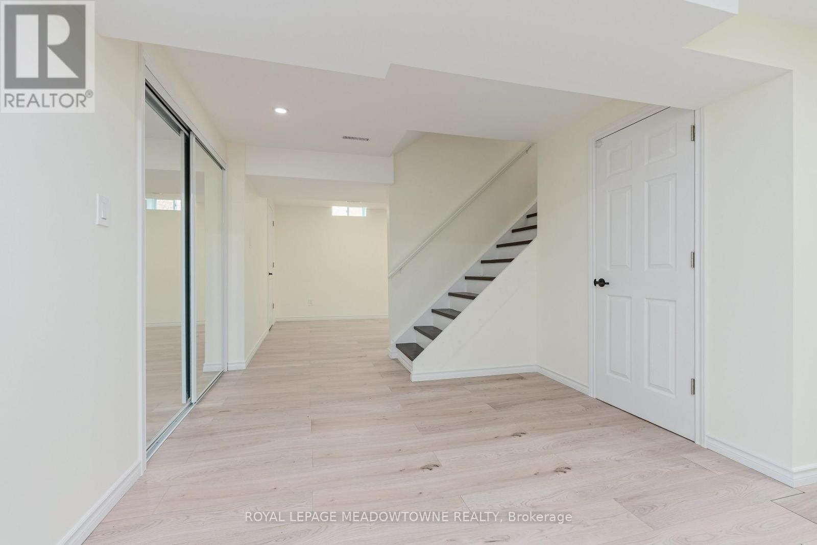 












7 EATON STREET

,
Halton Hills,




Ontario
L7G5J9

