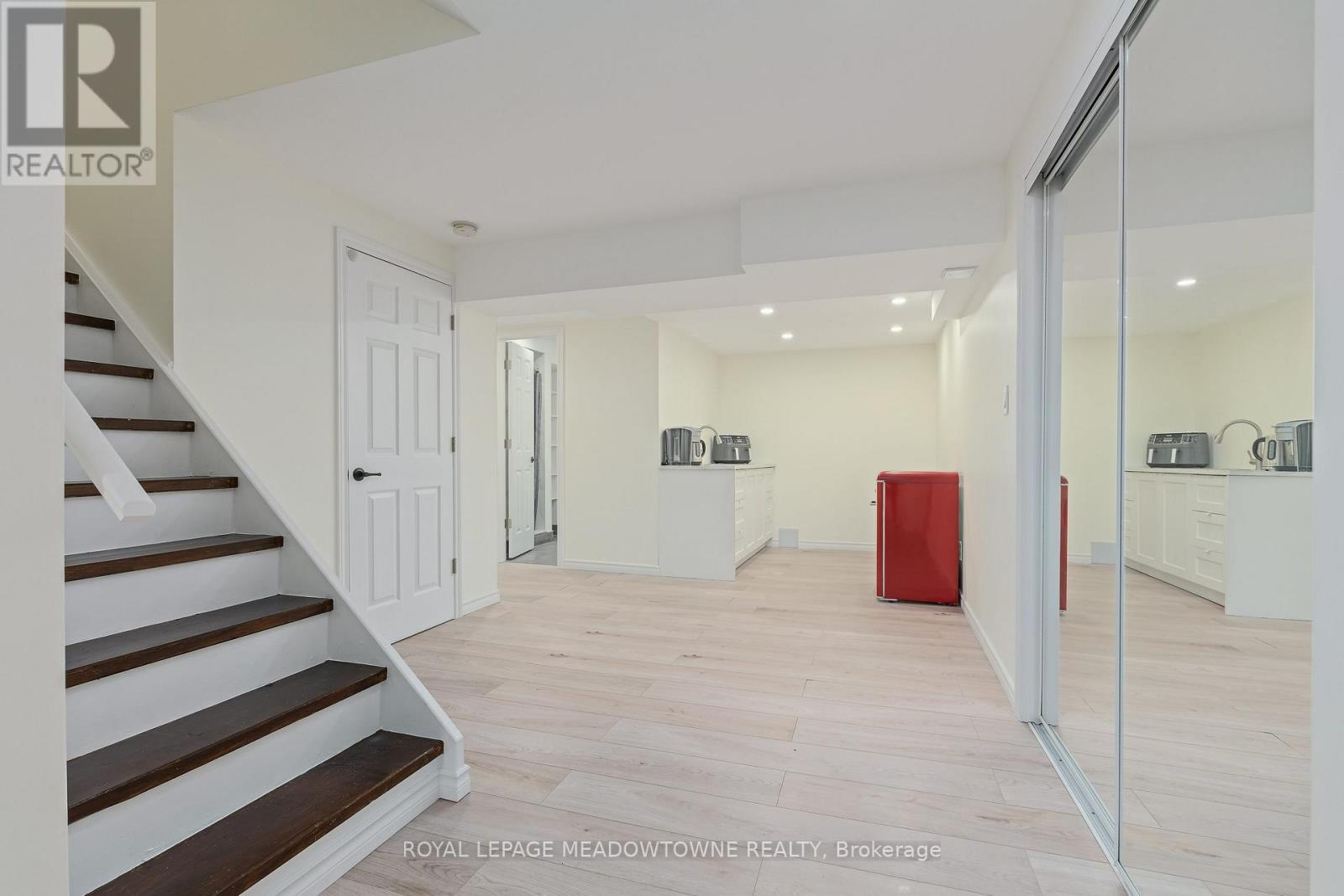 












7 EATON STREET

,
Halton Hills,




Ontario
L7G5J9


