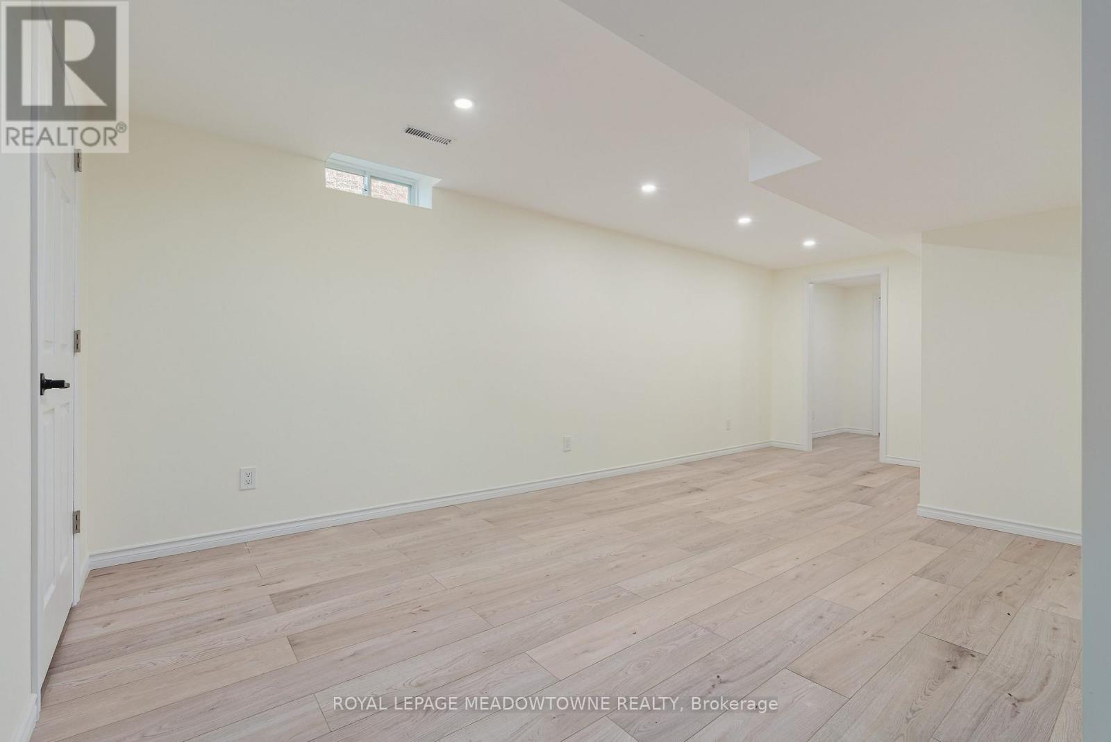 












7 EATON STREET

,
Halton Hills,




Ontario
L7G5J9

