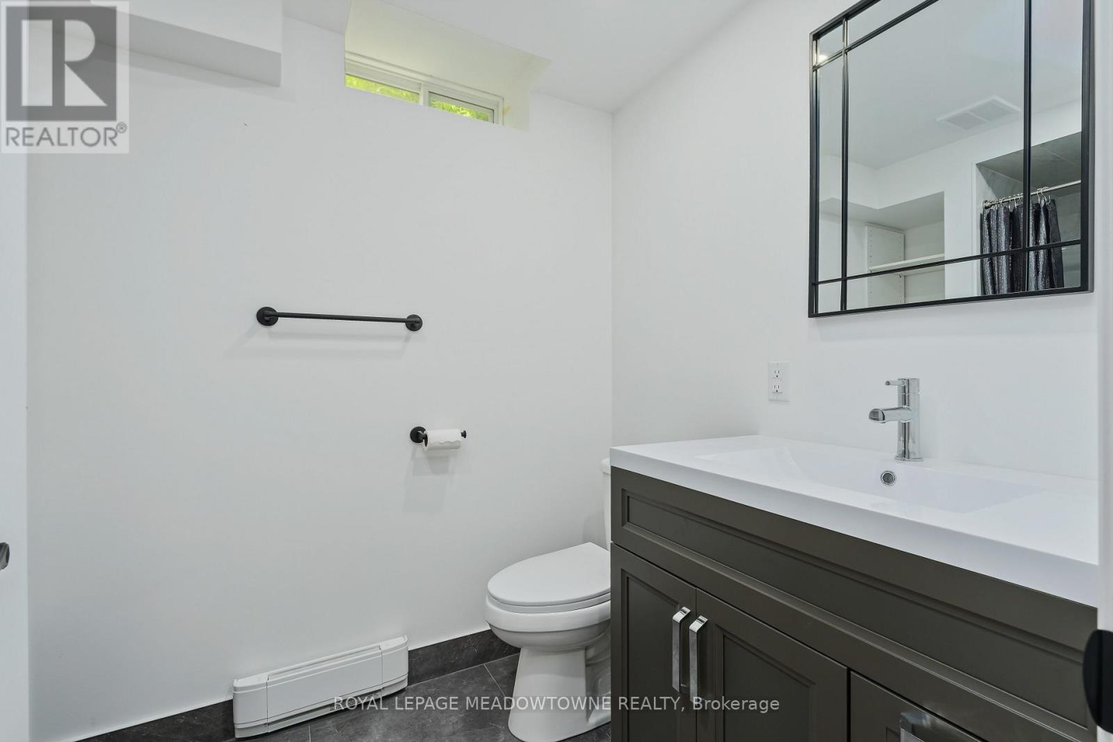 












7 EATON STREET

,
Halton Hills,




Ontario
L7G5J9

