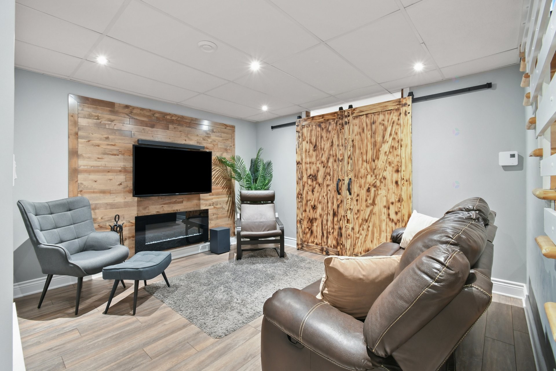 









224


Rue des Intendants

,
Varennes,




QC
J3X2E2

