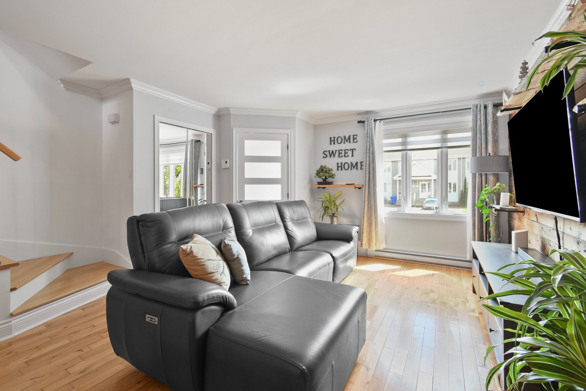 









224


Rue des Intendants

,
Varennes,




QC
J3X2E2

