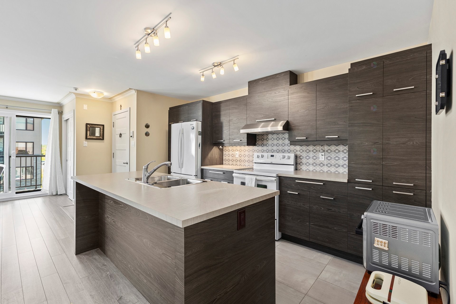 









840


Rue Valois

, 202,
Vaudreuil-Dorion,




QC
J7V0G9

