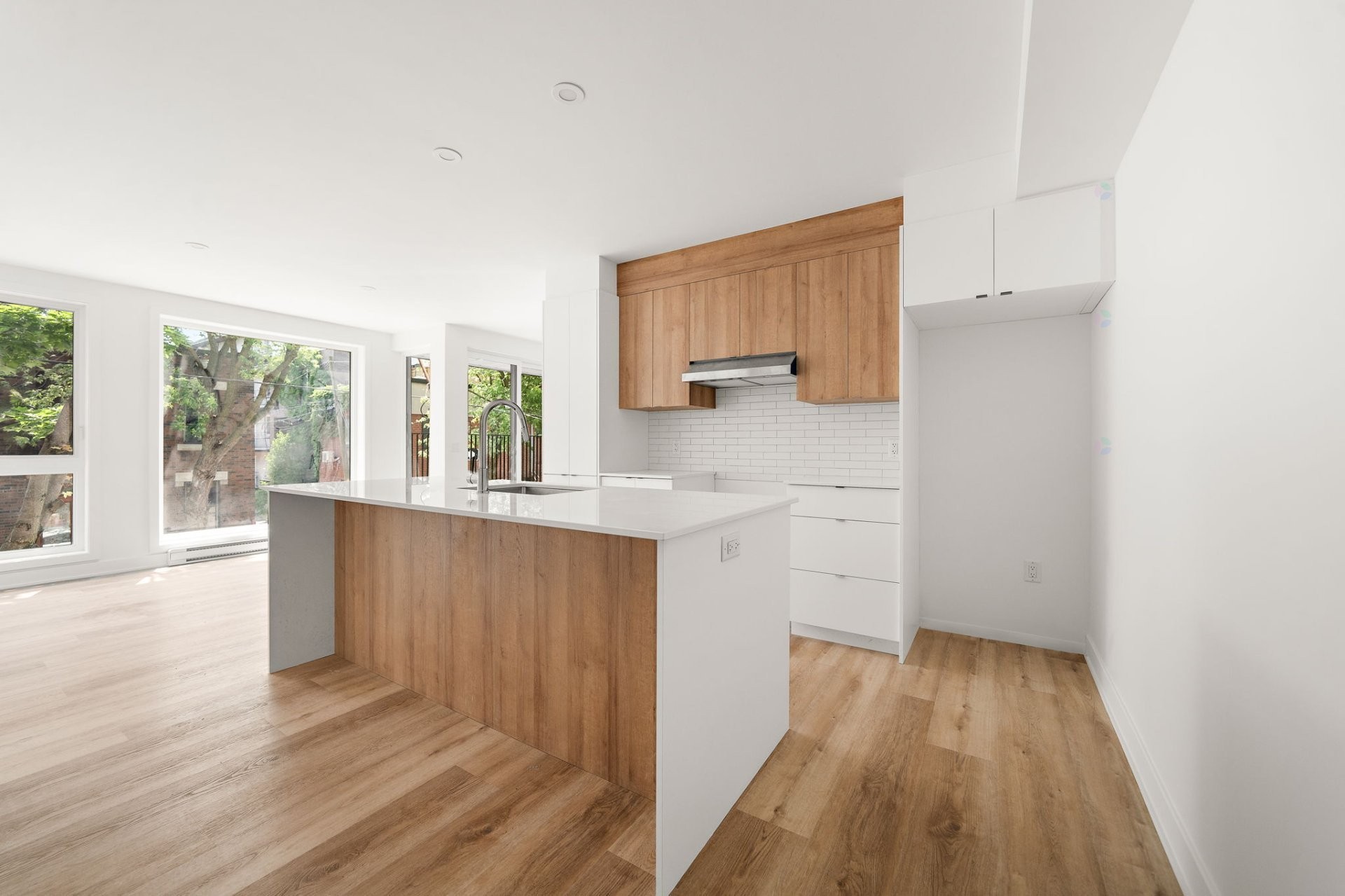 









1221

 - 1225


Rue Marie-Anne E.

,
Montréal (Le Plateau-Mont-Royal),




QC
H2J3K9

