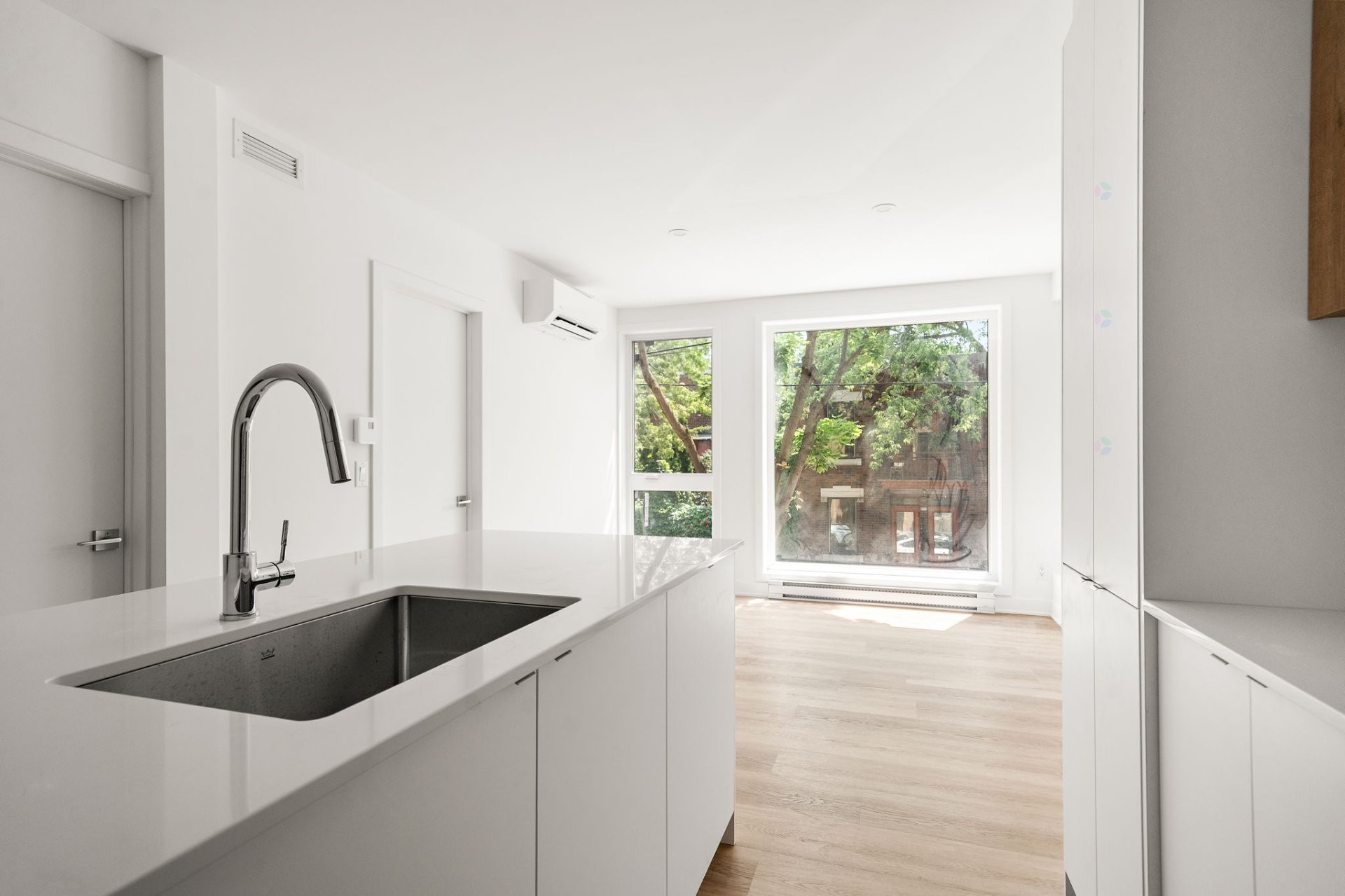 









1221

 - 1225


Rue Marie-Anne E.

,
Montréal (Le Plateau-Mont-Royal),




QC
H2J3K9

