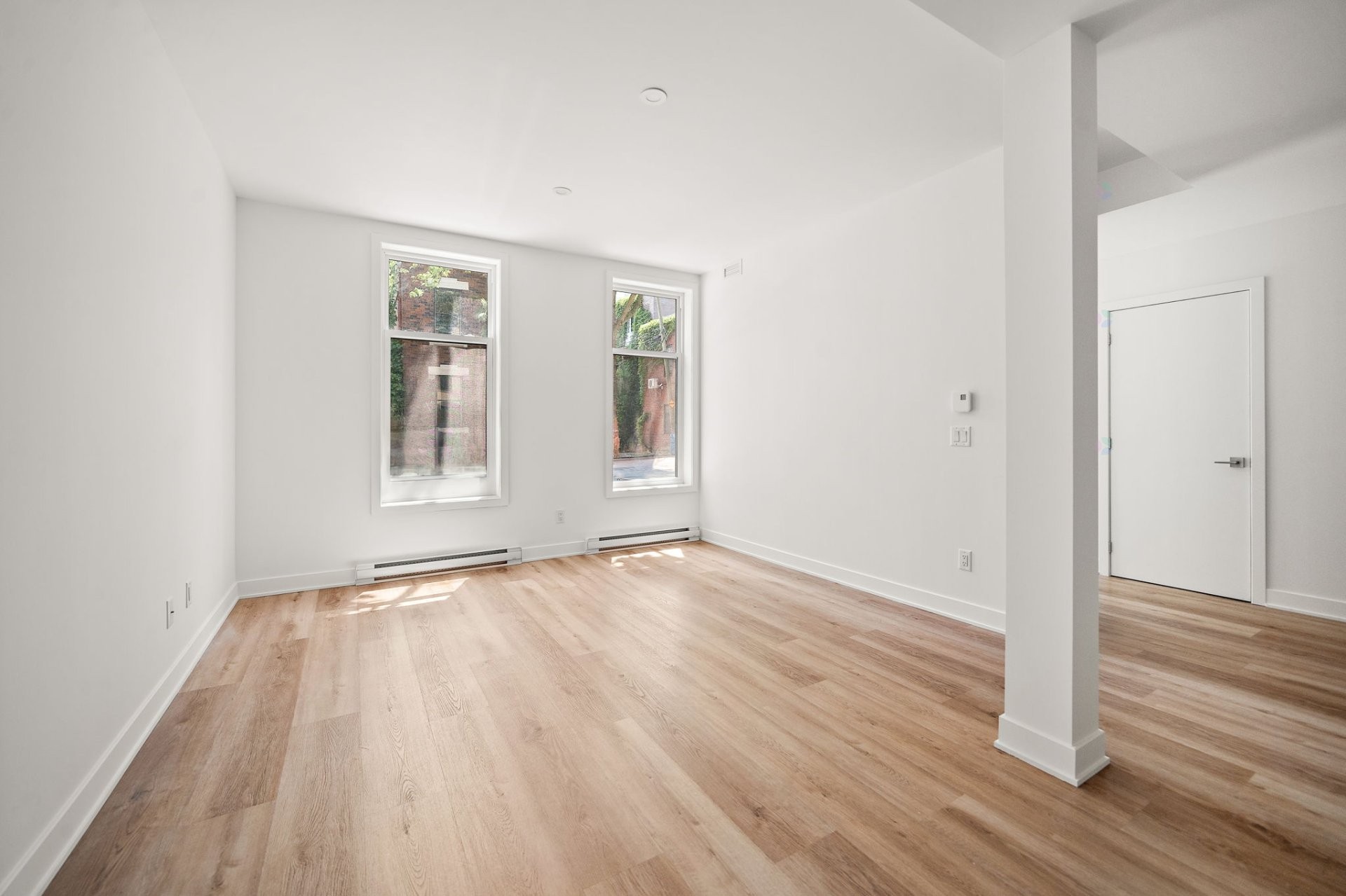 









1221

 - 1225


Rue Marie-Anne E.

,
Montréal (Le Plateau-Mont-Royal),




QC
H2J3K9

