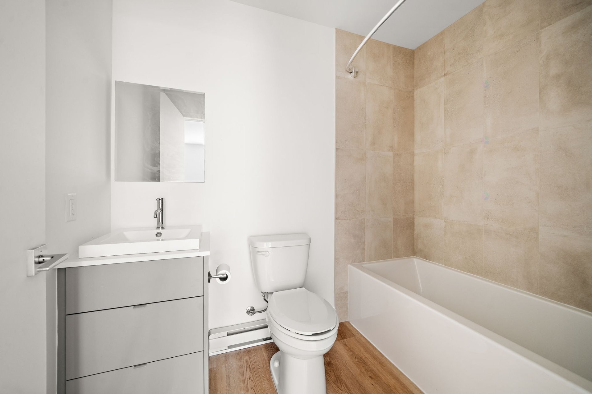 









1221

 - 1225


Rue Marie-Anne E.

,
Montréal (Le Plateau-Mont-Royal),




QC
H2J3K9

