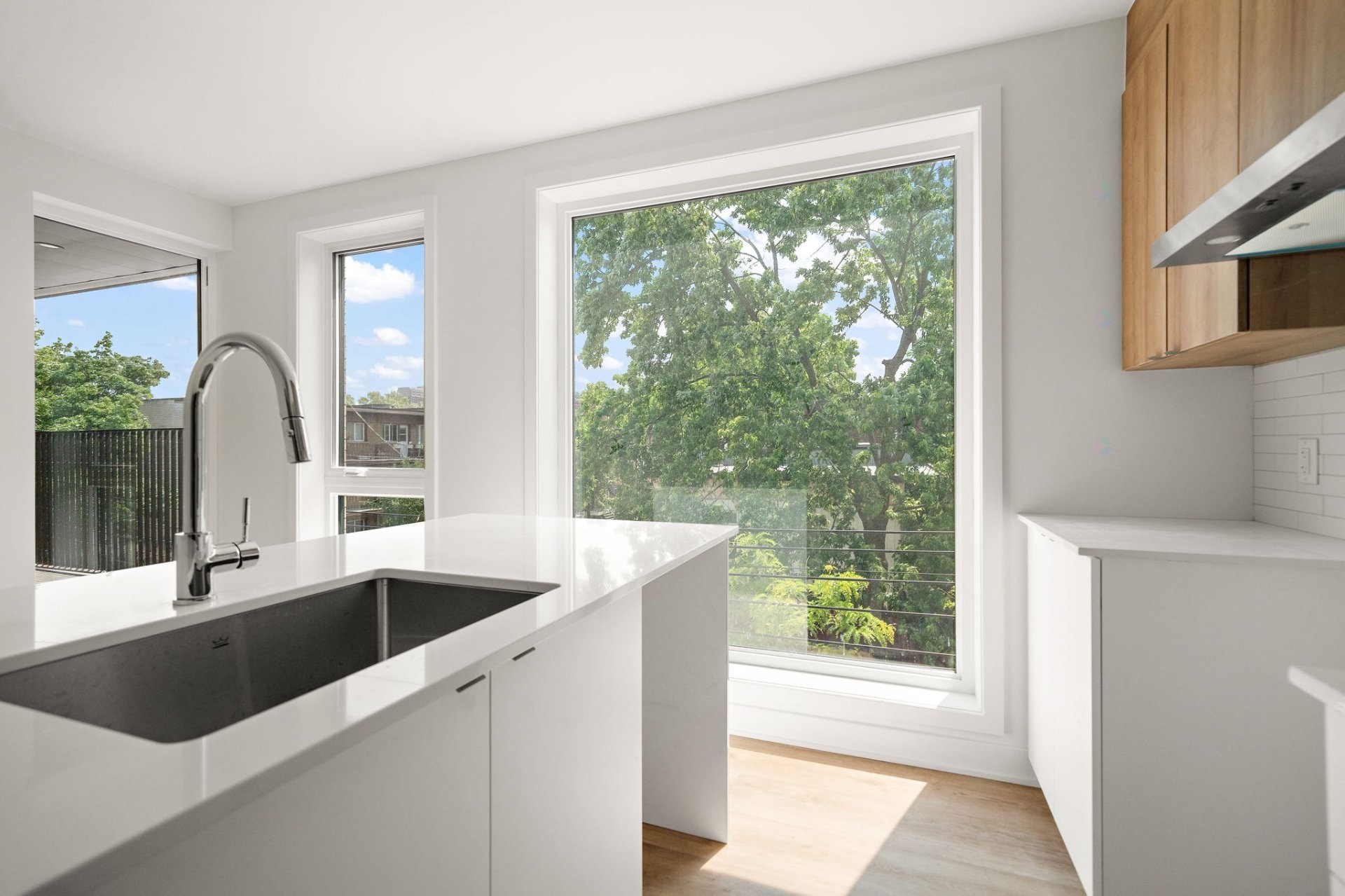 









1221

 - 1225


Rue Marie-Anne E.

,
Montréal (Le Plateau-Mont-Royal),




QC
H2J3K9

