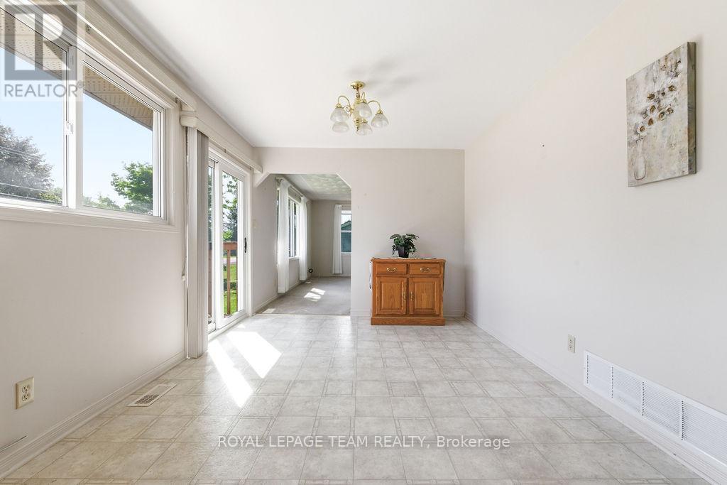 












111 CAMPBELL DRIVE

,
McNab/Braeside,




Ontario
K7S3G9

