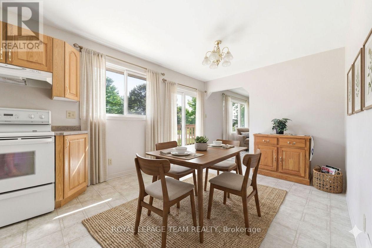 












111 CAMPBELL DRIVE

,
McNab/Braeside,




Ontario
K7S3G9

