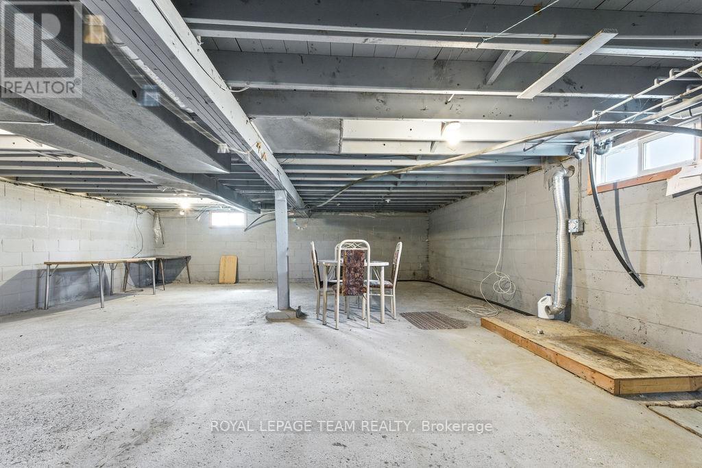 












111 CAMPBELL DRIVE

,
McNab/Braeside,




Ontario
K7S3G9

