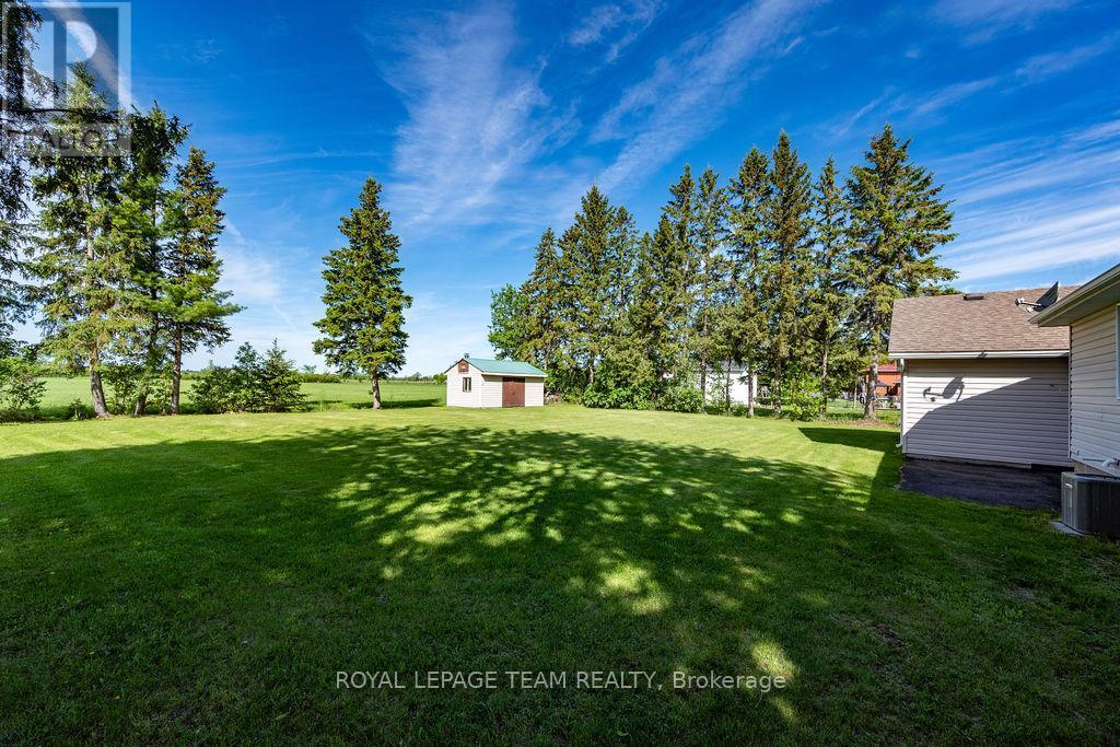












111 CAMPBELL DRIVE

,
McNab/Braeside,




Ontario
K7S3G9

