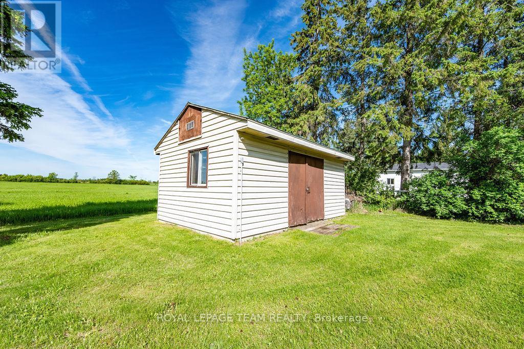 












111 CAMPBELL DRIVE

,
McNab/Braeside,




Ontario
K7S3G9

