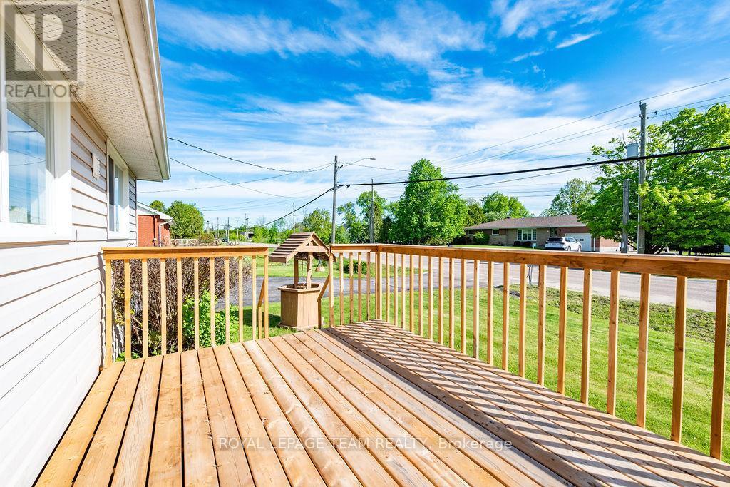 












111 CAMPBELL DRIVE

,
McNab/Braeside,




Ontario
K7S3G9

