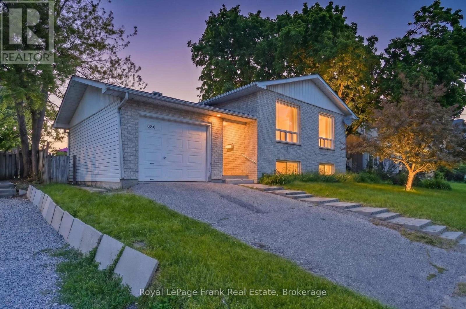 












636 ROMAINE STREET

,
Peterborough (Otonabee Ward 1),




Ontario
K9J2E4

