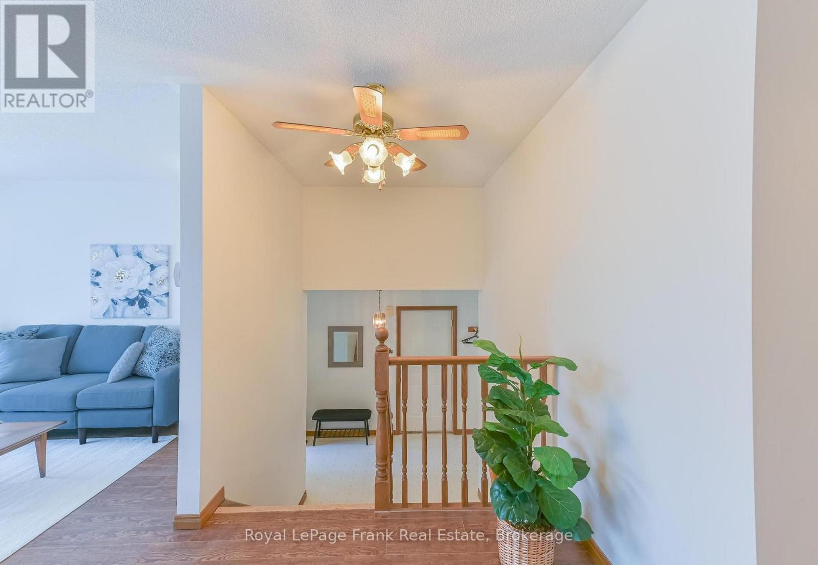 












636 ROMAINE STREET

,
Peterborough (Otonabee Ward 1),




Ontario
K9J2E4

