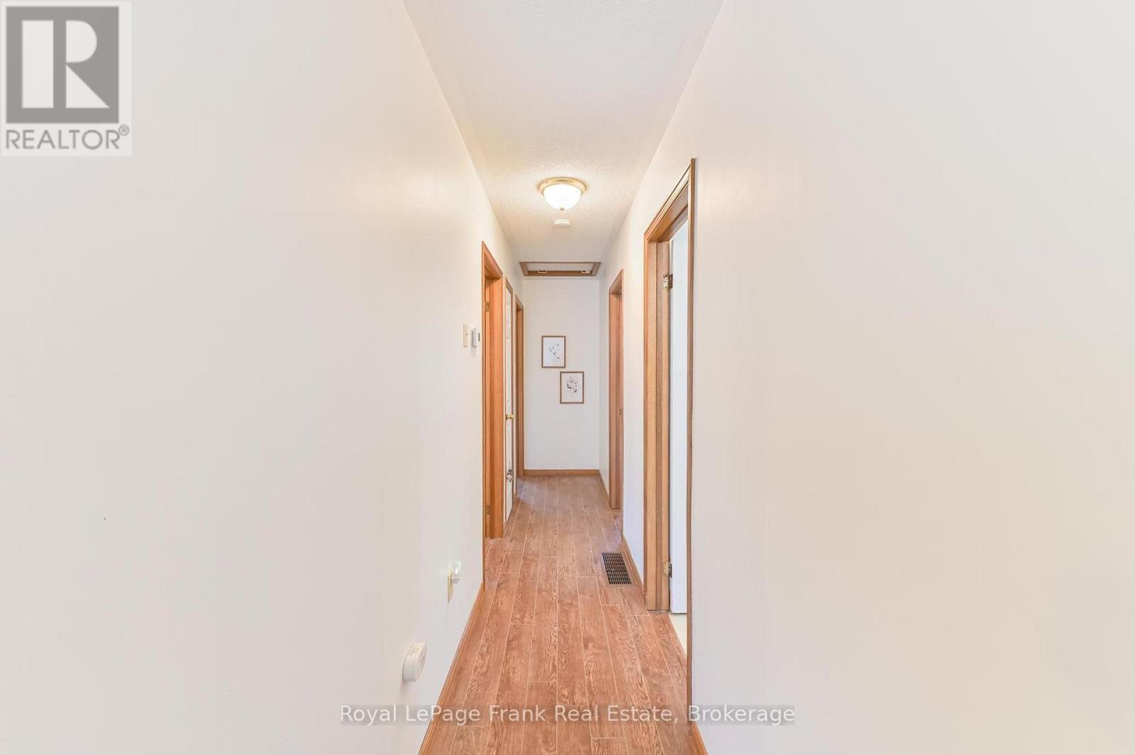 












636 ROMAINE STREET

,
Peterborough (Otonabee Ward 1),




Ontario
K9J2E4

