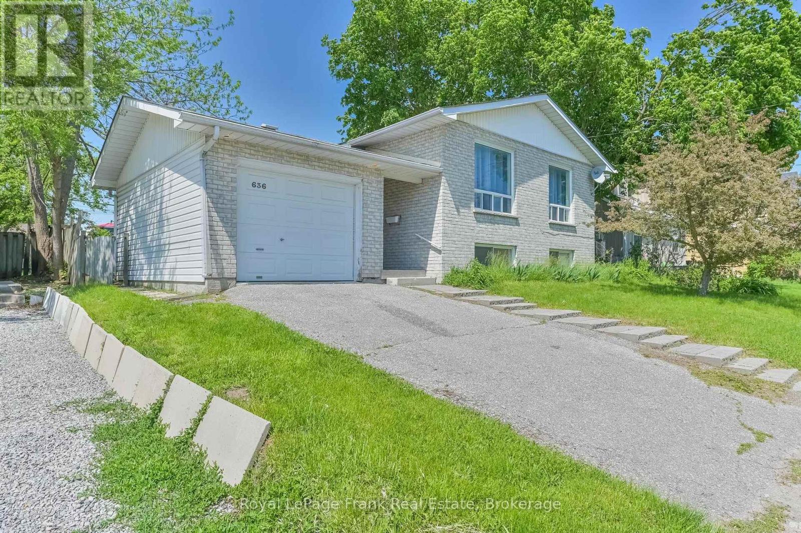 












636 ROMAINE STREET

,
Peterborough (Otonabee Ward 1),




Ontario
K9J2E4

