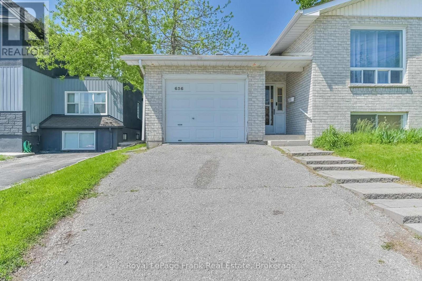 












636 ROMAINE STREET

,
Peterborough (Otonabee Ward 1),




Ontario
K9J2E4

