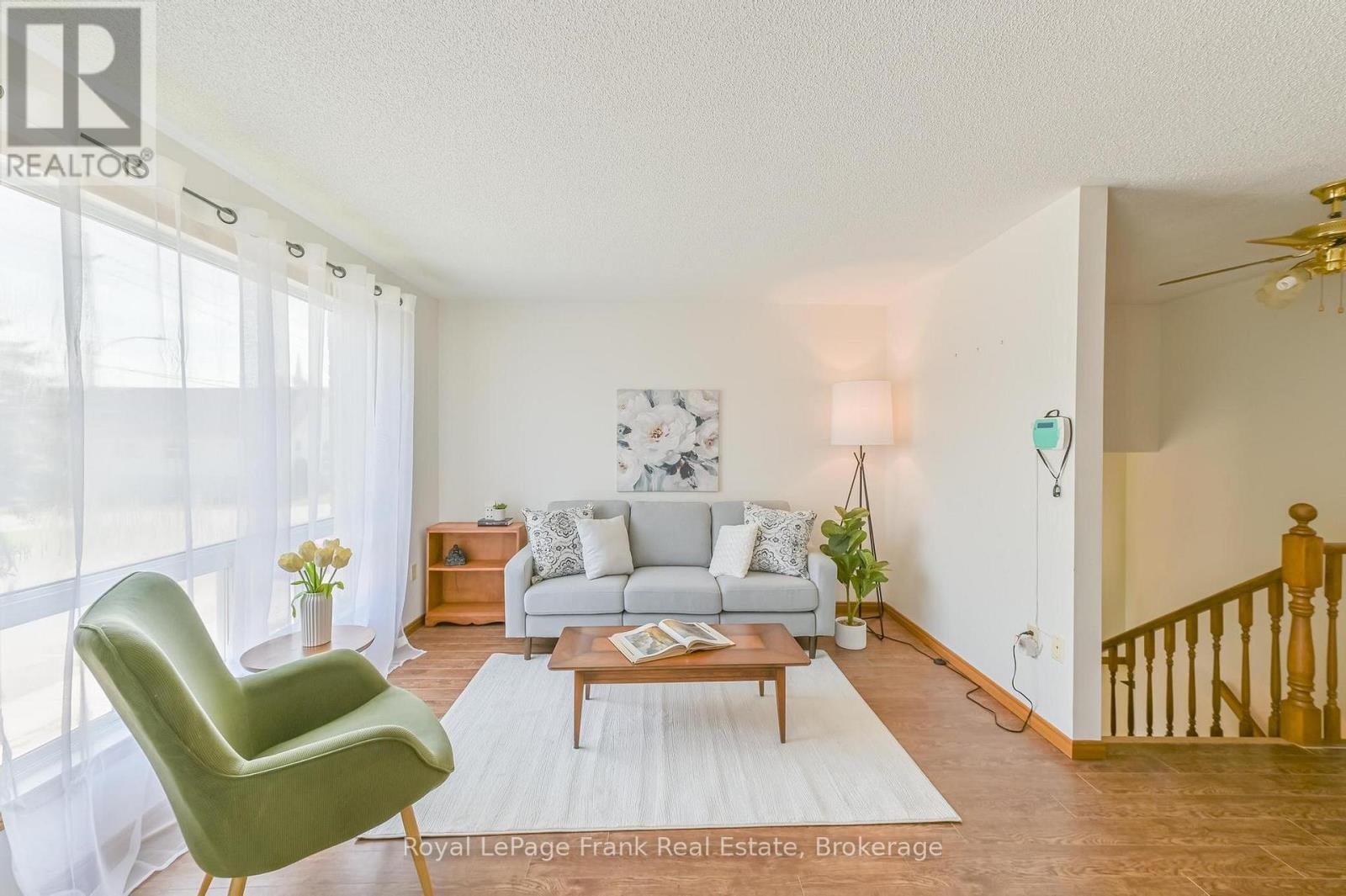 












636 ROMAINE STREET

,
Peterborough (Otonabee Ward 1),




Ontario
K9J2E4


