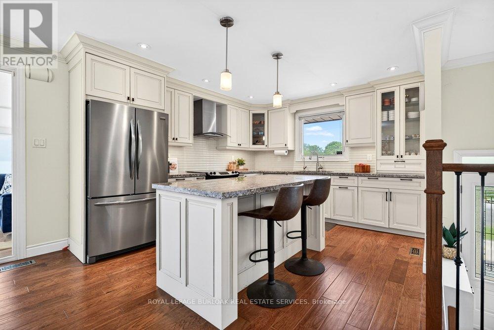 












758 FRANCIS ROAD

,
Burlington,




Ontario
L7T4A3

