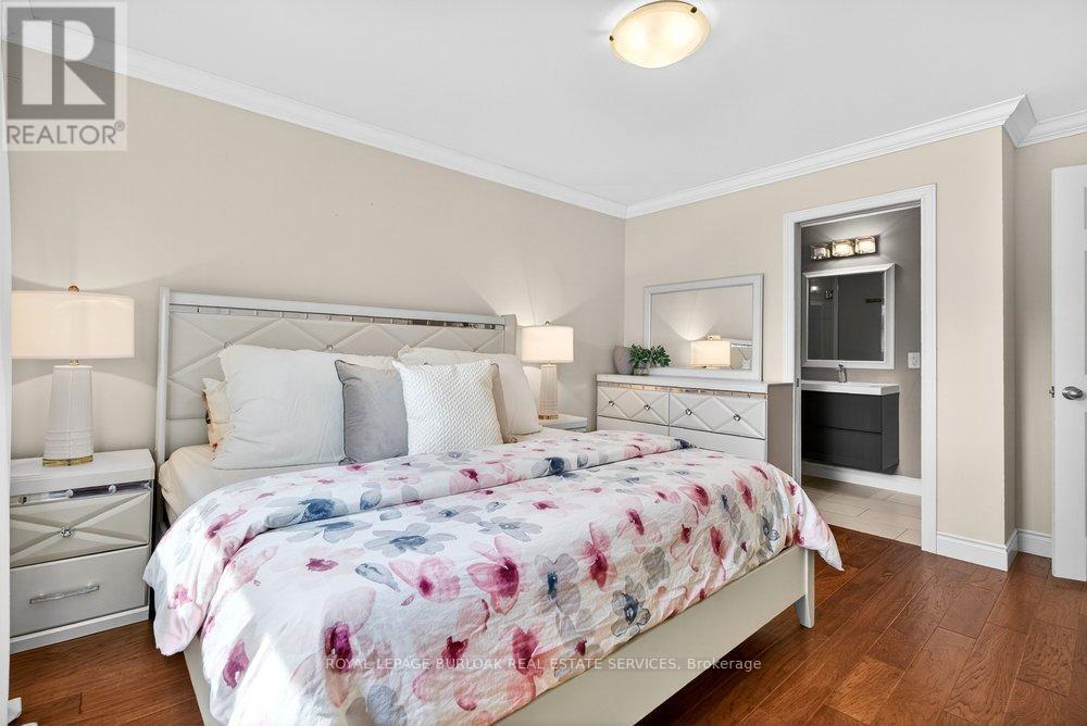 












758 FRANCIS ROAD

,
Burlington,




Ontario
L7T4A3

