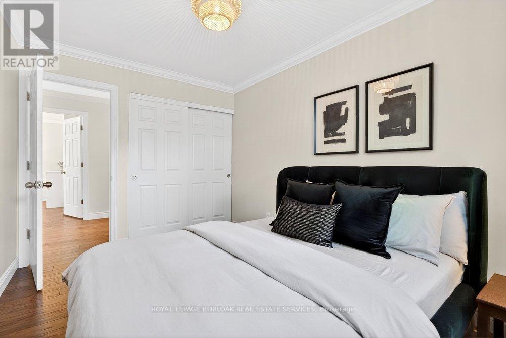 












758 FRANCIS ROAD

,
Burlington,




Ontario
L7T4A3

