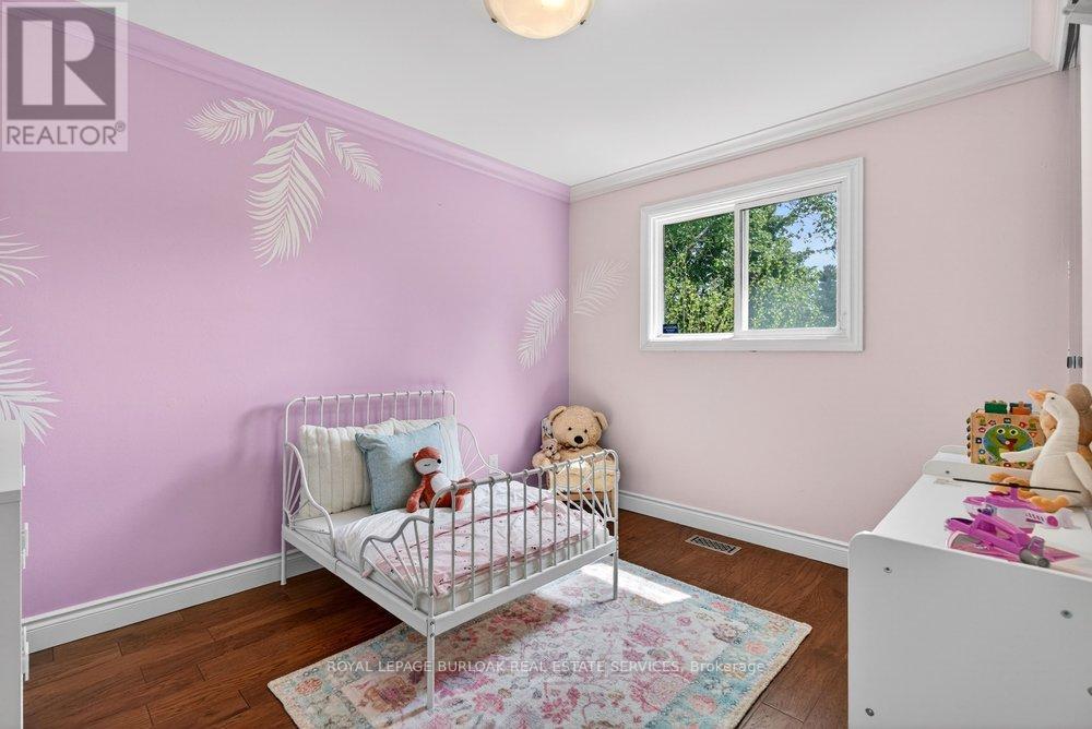 












758 FRANCIS ROAD

,
Burlington,




Ontario
L7T4A3

