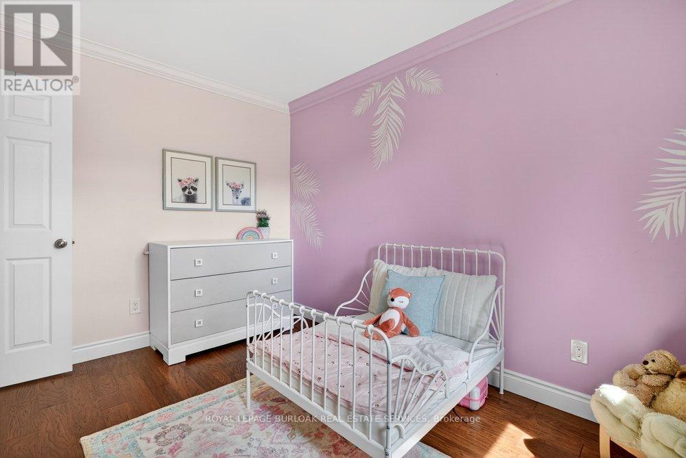 












758 FRANCIS ROAD

,
Burlington,




Ontario
L7T4A3

