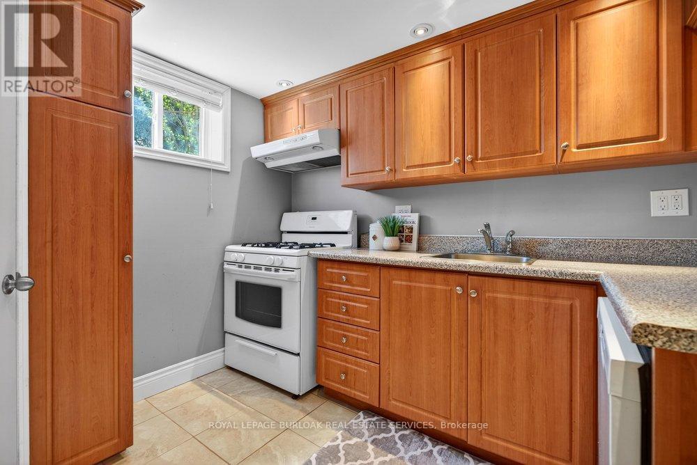 












758 FRANCIS ROAD

,
Burlington,




Ontario
L7T4A3

