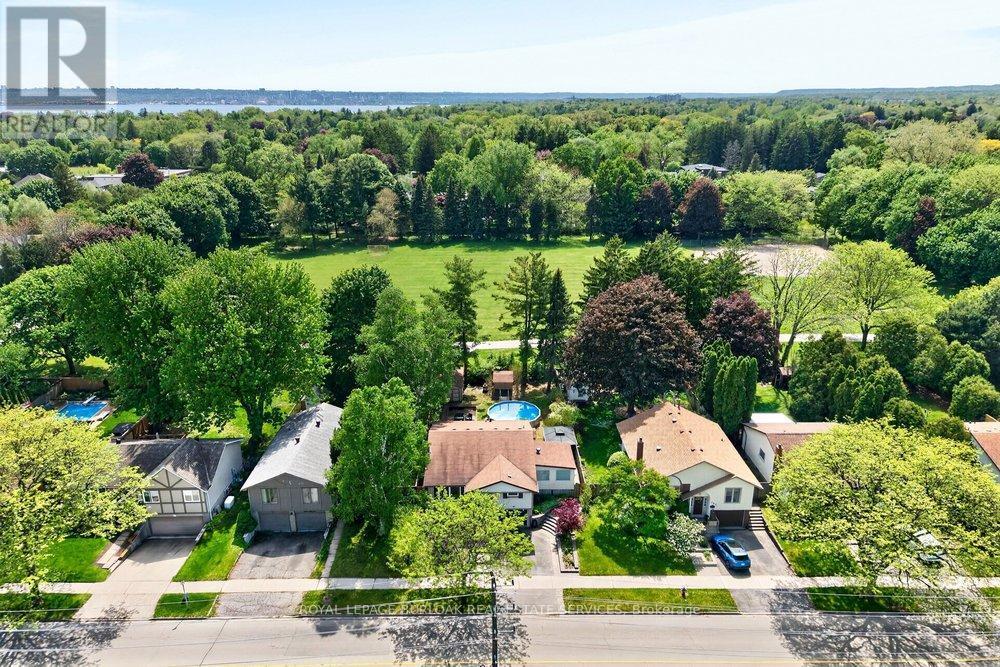 












758 FRANCIS ROAD

,
Burlington,




Ontario
L7T4A3

